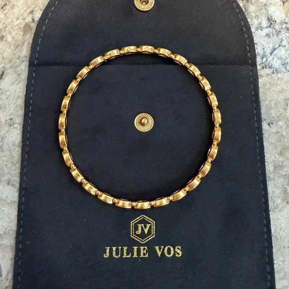 NWOT Julie Vos Mykonos Bangle Coral size medium - Picture 3 of 3